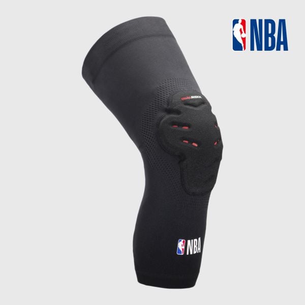 Nakolanniki do koszykówki dla dorosłych Tarmak NBA KP500 2 sztuki. Czarne odzież kompresyjna TARMAK, s, bez wzorów, z dzianiny, na fitness i siłownię. Za 139.99 zł.