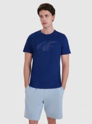 4F T-shirt regular z nadrukiem męski - granatowy L. Niebieskie t-shirty 4F, l, bez wzorów, z bawełny, bez kołnierzyka, bez ramiączek. Za 59.99 zł.