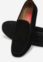 Czarne Mokasyny Callinei. Czarne mokasyny Born2be, bez wzorów, ze skóry, bez obcasa, na płaskiej podeszwie, bez zapięcia. Za 129.99 zł.