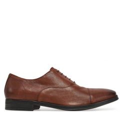 Półbuty Geox. Brązowe eleganckie półbuty Geox, bez wzorów, bez obcasa, bez zapięcia. Za 429.99 zł.
