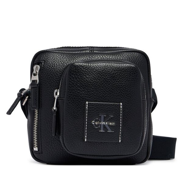 Saszetka Calvin Klein. Czarne saszetki i nerki CALVIN KLEIN, bez wzorów, małe, bez dodatków. Za 369.99 zł.