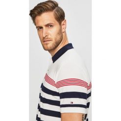 Tommy Hilfiger - Polo. Białe koszulki polo sportowe Tommy Hilfiger, bez wzorów, z bawełny, bez kołnierzyka, bez ramiączek. Za 339.90 zł.